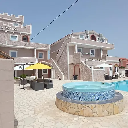 Apart Otel Vila Kula 3*