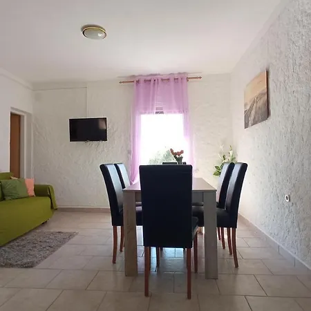 Vila Kula 3*